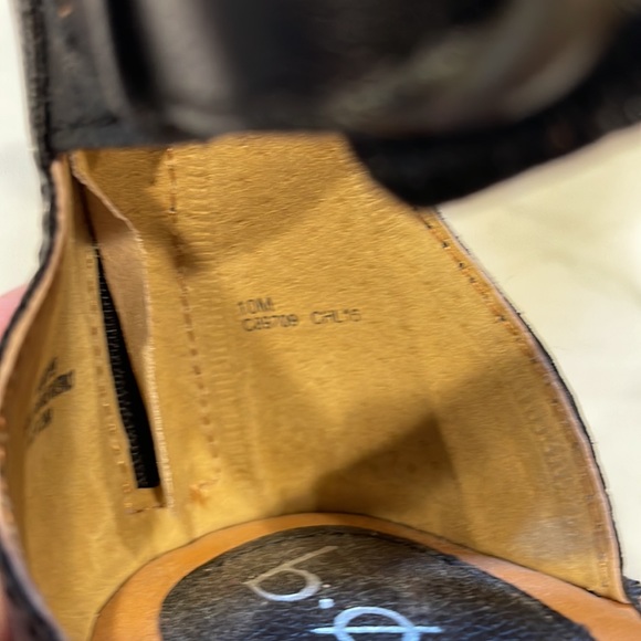 BOC Black and Tan Women's Sandals - Picture 4 of 7